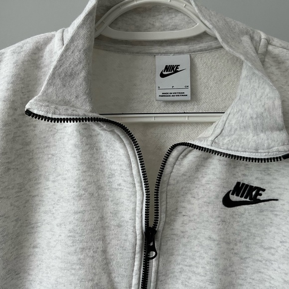 Nike Women's Grey Cropped Sweatshirt - Picture 3 of 6